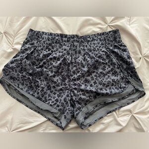 Athleta Printed Mesh Racer Run Short 4” Size L